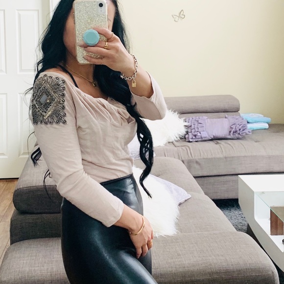 💘 ANTHROPOLOGIE DELTA EMBELLISHMENT SHOULDER - Picture 1 of 5